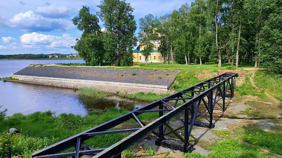 Каркас моста в рамках проекта "Крепость, которой нет"