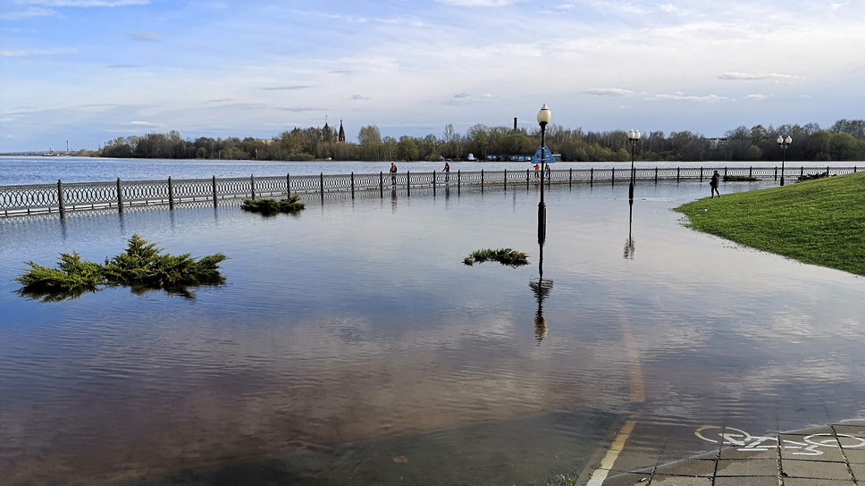 Велосипедная дорожка ушла под воду.