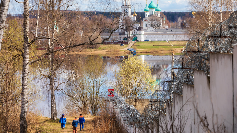 Павловская роща - еще одно место субботника в Дзержинском районе. Правда, в 11 утра людей там практически нет. 