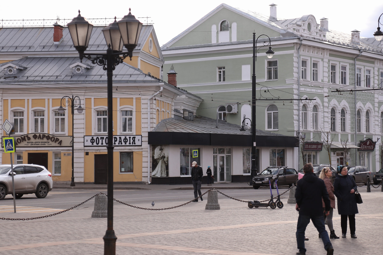 Перекресток улиц Крестовой и Стоялой — готовые декорации для съемок исторического  фильма