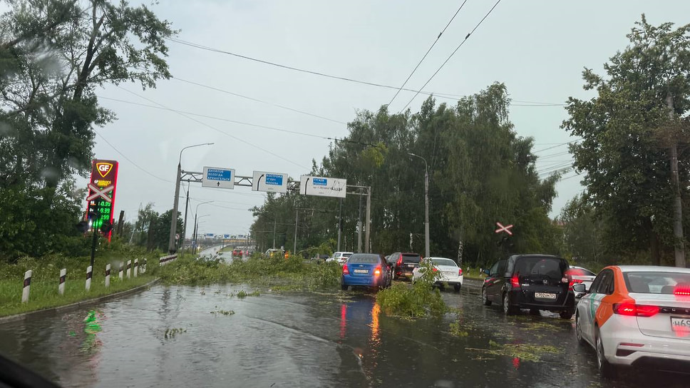 Последствия грозы в Ярославле