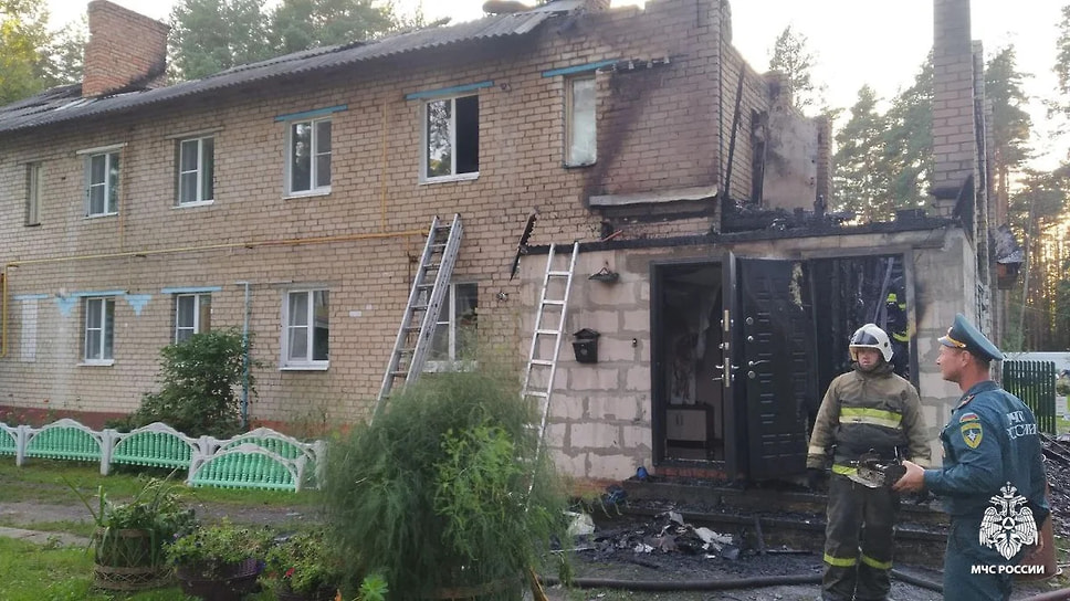 22 августа в поселке при пансионате «Левашово» пожар частично уничтожил многоквартирный жилой дом. Предварительная причина — аварийный режим эксплуатации электросети. Материальную помощь погорельцам выделил округ. В дополнение к этому была анонсирована выплата от области. 