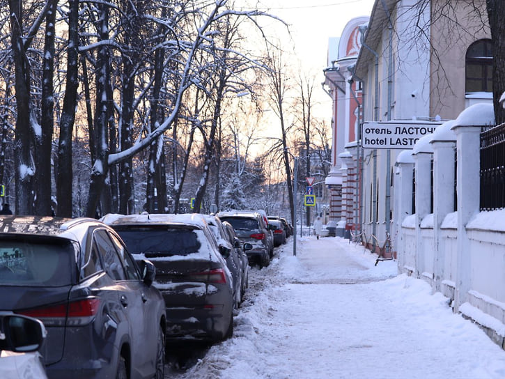 Площадь Челюскинцев 