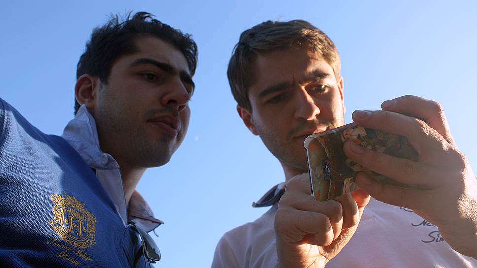 Стартапер во сне и наяву. основатели сайта Budist Грачик (слева) и татул Аджамяны придумали свой стартап благодаря постоянному недосыпу 
