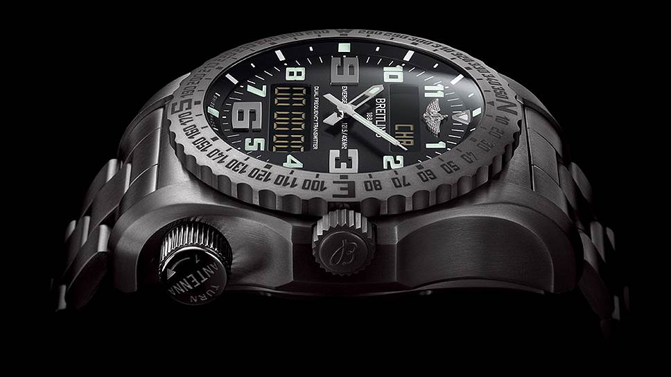 Инженеры Breitling оснастили часы Emergency микропередатчиком,  работающим поочередно на двух разных частотах