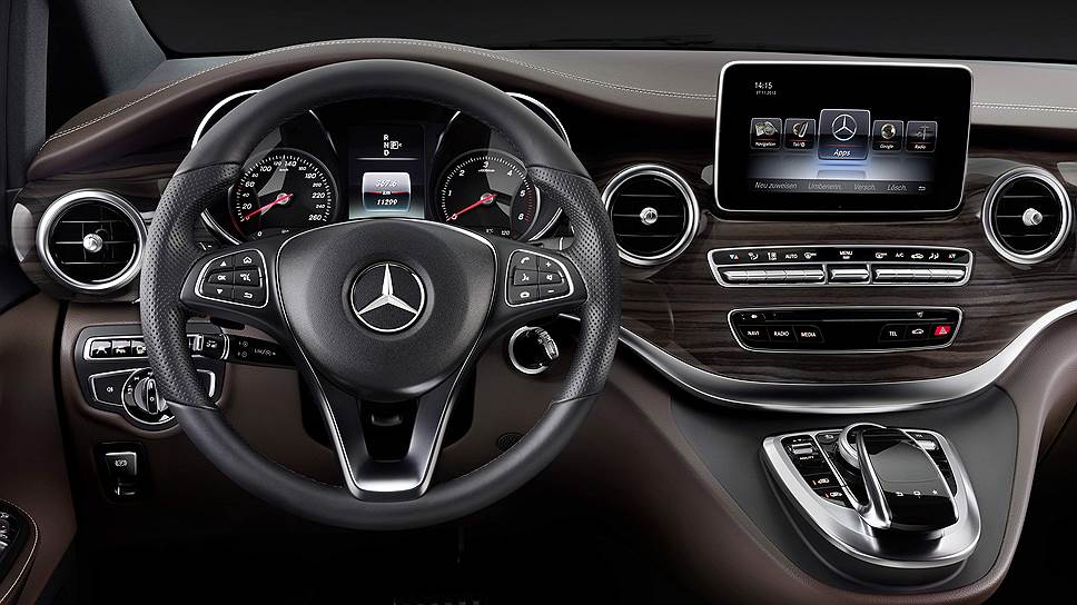 С какого ракурса ни смотри на машину, сомнений не возникает — это Mercedes: дизайнерам удалось сохранить фамильное сходство