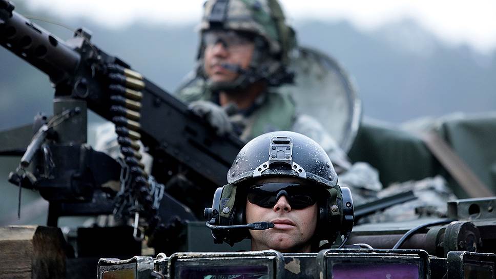 Американские танкисты на сентябрьских военных учениях в Южной Корее. Кого бы ни защищали иностранцы, корейцы всегда к ним будут относиться настороженно. Таковы уроки истории
