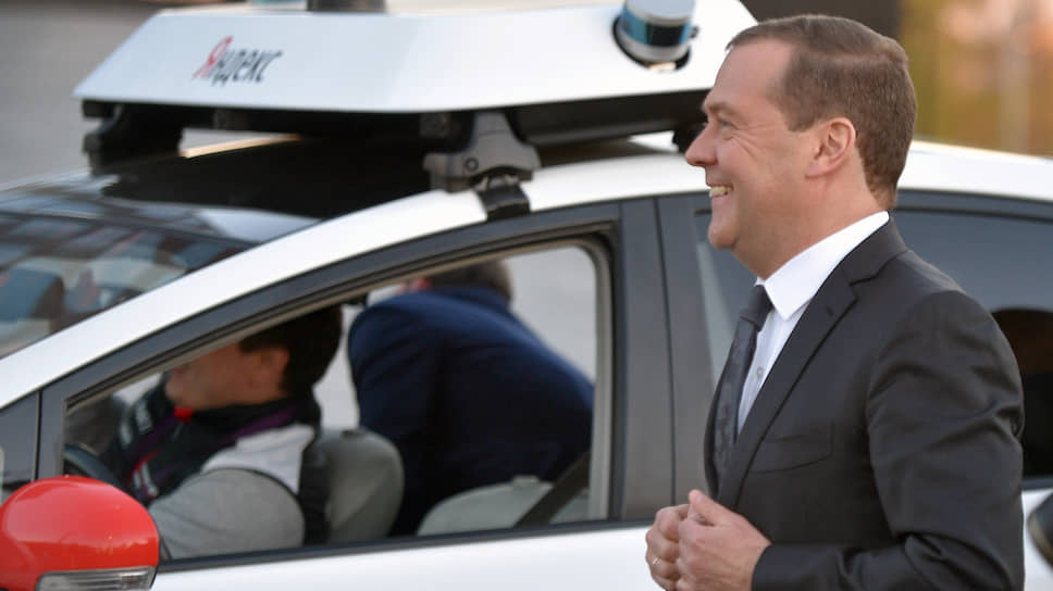 Премьер-министр России Дмитрий Медведев во время международного форума «Открытые инновации»