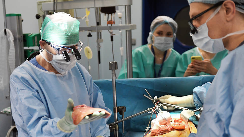 Ежегодно в стране проводится по нескольку сотен операций по трансплантации органов. Но потребность значительно выше