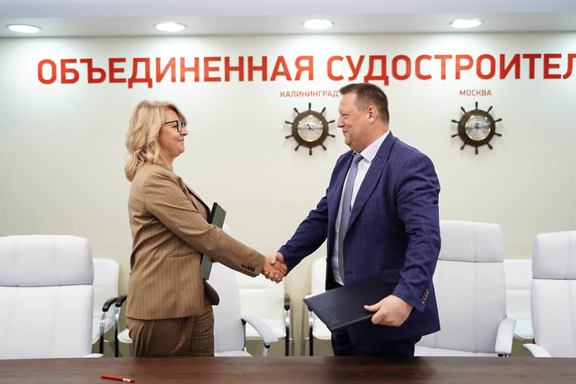 Председатель правления Новикомбанка Елена Георгиева и генеральный директор «Машпромлизинг» Александр Бабич на МВМС-2021 в Санкт-Петербурге