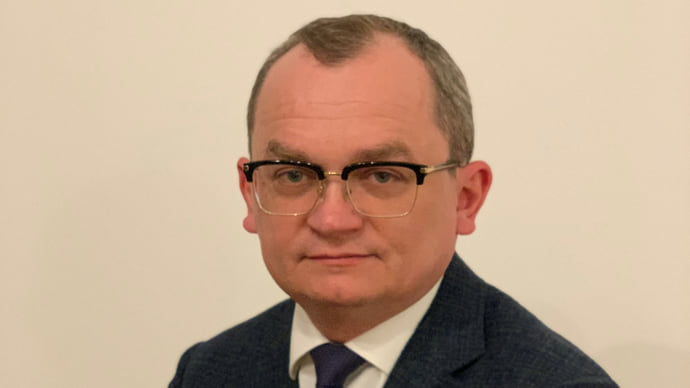 На основе реальных данных