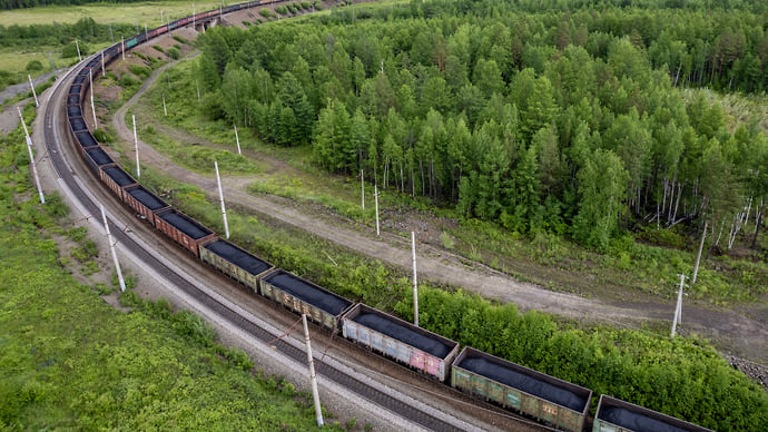 Уголь пытаются рассыпать по портам
