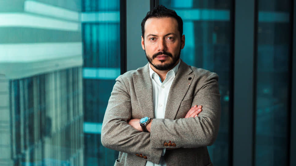 Директор департамента информационных технологий розничного бизнеса РСХБ Василий Светлов