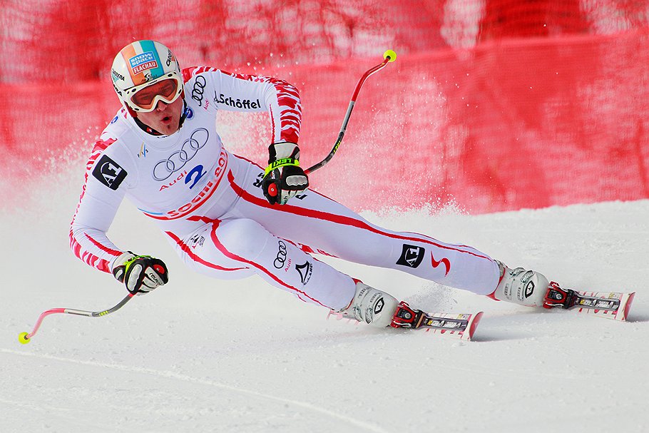 Скоростной спуск по олимпийской трассе Мануэля Крамера, занявшего первое место на этапе кубка Европы по горнолыжному спорту среди мужчин 