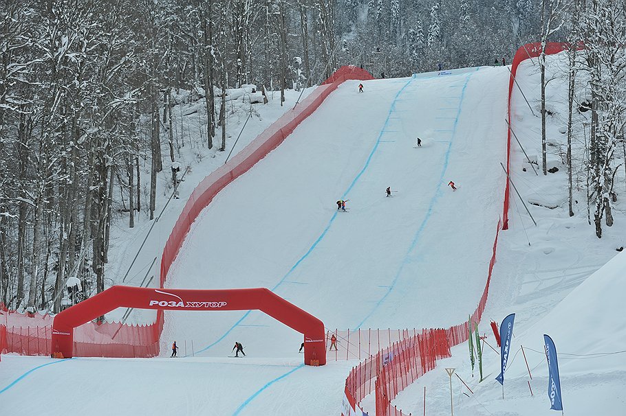 В феврале 2011 года горнолыжный комплекс &quot;Роза Хутор&quot; принял первые тестовые соревнования по горным лыжам 