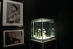 На стенде Audemars Piguet присутствовала русская балерина Светлана Захарова — правда, только в виде парадной фотографии