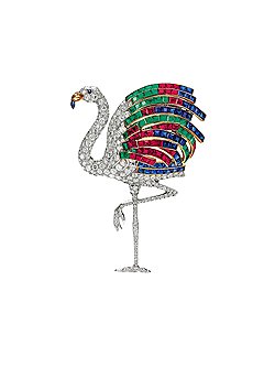 Cartier Paris, дизайн Жанны Туссен. Брошь "Фламинго" из коллекции герцогини Виндзорской, платина, рубины, бриллианты, изумруды, цитрины, 1940. Была продана в Лондоне в декабре 2010 года: при эстимейте в £1-1,5 млн это украшение ушло с молотка за £1,7 млн