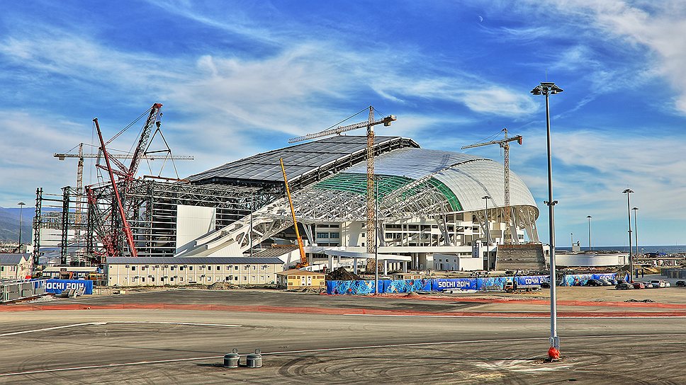 Строительство стадиона &quot;Фишт&quot; — одного из самых эффектных сооружений, в котором пройдут церемонии открытия и закрытия Игр 

