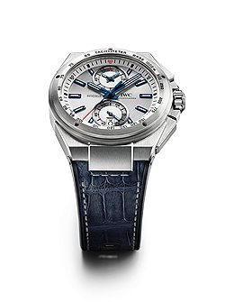 Хронограф IWC Ingenieur Racer, представленный в полностью обновленной в 2013 году коллекции IWC Ingenieur.Новая линейка IWC Ingenieur стала результатом союза часовщиков и производителей автомобилей 