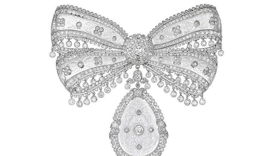 Cartier, корсажная брошь Cartier, золото, бриллианты, горный хрусталь, 1913 год, стенд Siegelson 
