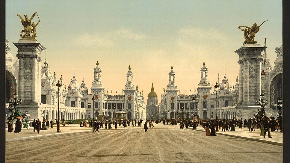 Открытка Всемирной выставки в Париже: авеню Николая II, ведущая к Дому инвалидов, 1900 
