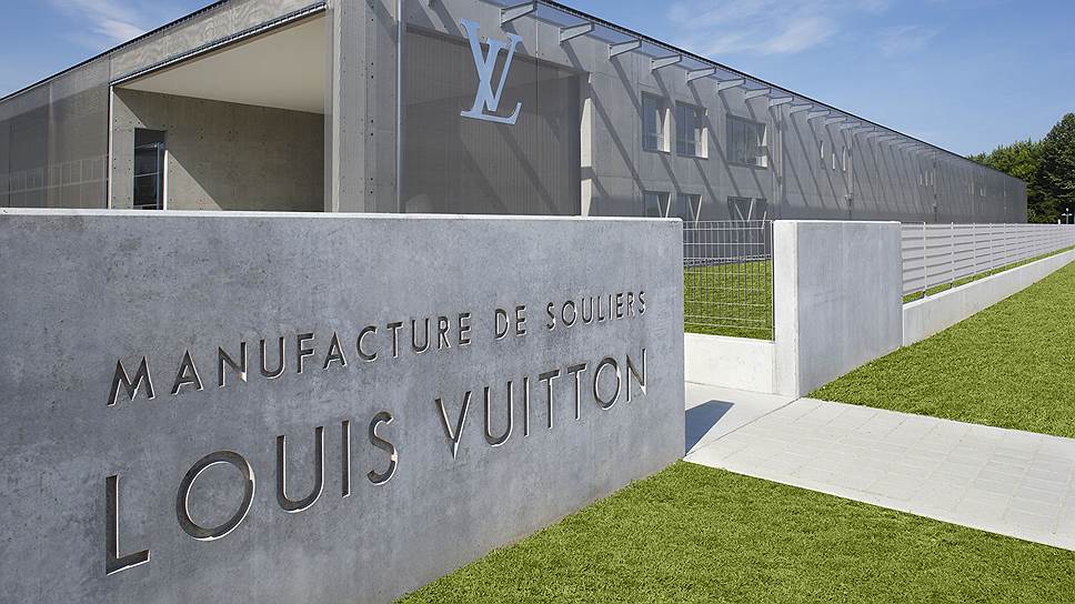Здание обувной мануфактуры Louis Vuitton в итальянском Фиессо 
