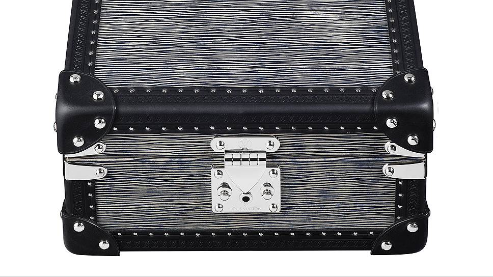 Чемодан-библиотека и чемодан-гардеробная — классика Louis Vuitton и эксклюзив магазина на авеню Монтень