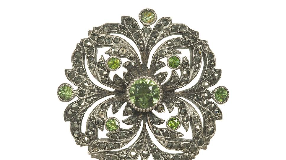 Пуговица, черненое серебро, полудрагоценные камни, 1890-1900-е  

