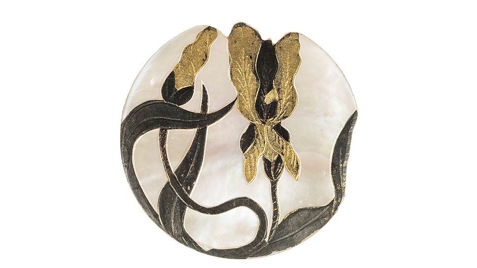 Пуговица в стиле ар-нуво, металл, перламутр, около 1900 г. 
