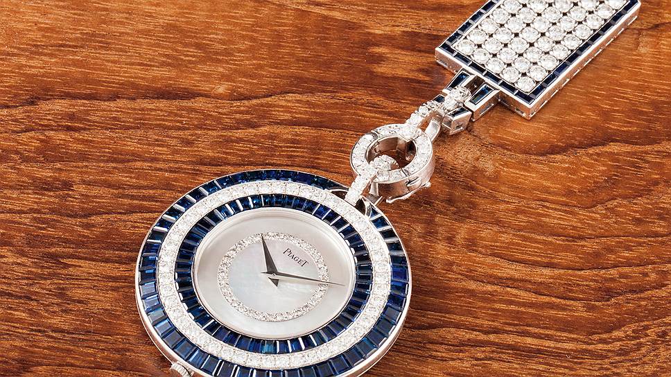 Piaget, ювелирные часы на подвеске, 1983, эстимейт — 25-35 тыс. швейцарских франков 
