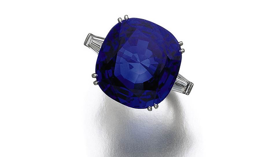 Кольцо Bulgari, бирманский сапфир 32,94 карата, бриллианты, эстимейт $800-1400 тыс., Sotheby`s Magnificent Jewels &amp; Noble Jewels 
