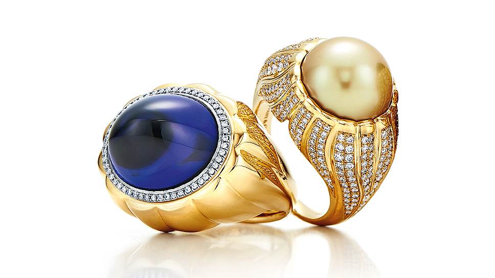 Кольцо из золота с бриллиантами и танзанитом в 23,03 карата и кольцо из золота с бриллиантами и жемчугом 

