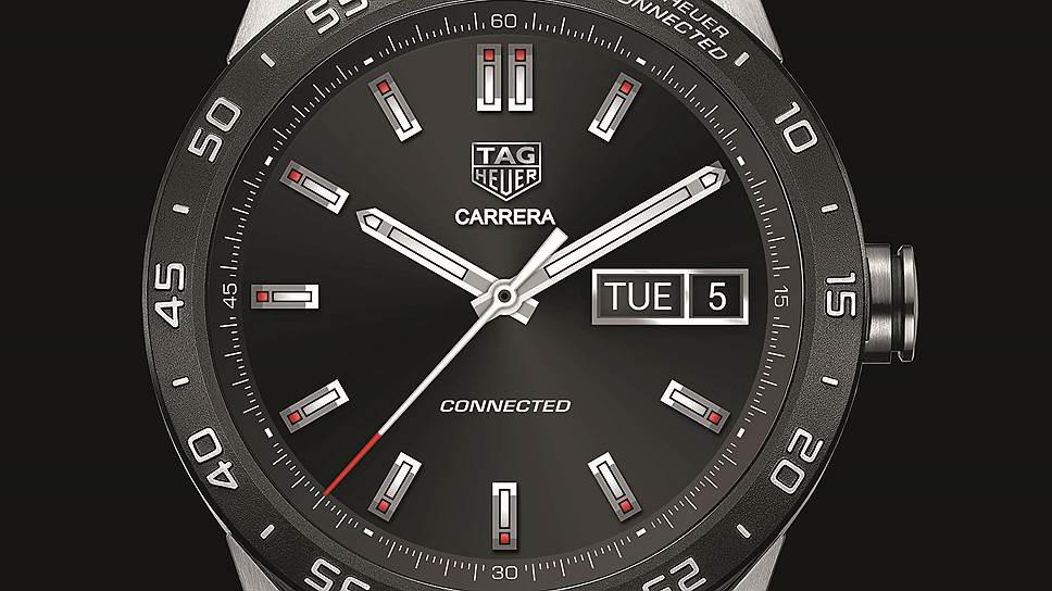 TAG Heuer Carrera Connected один к одному похожи на механические TAG Heuer Carrera 
