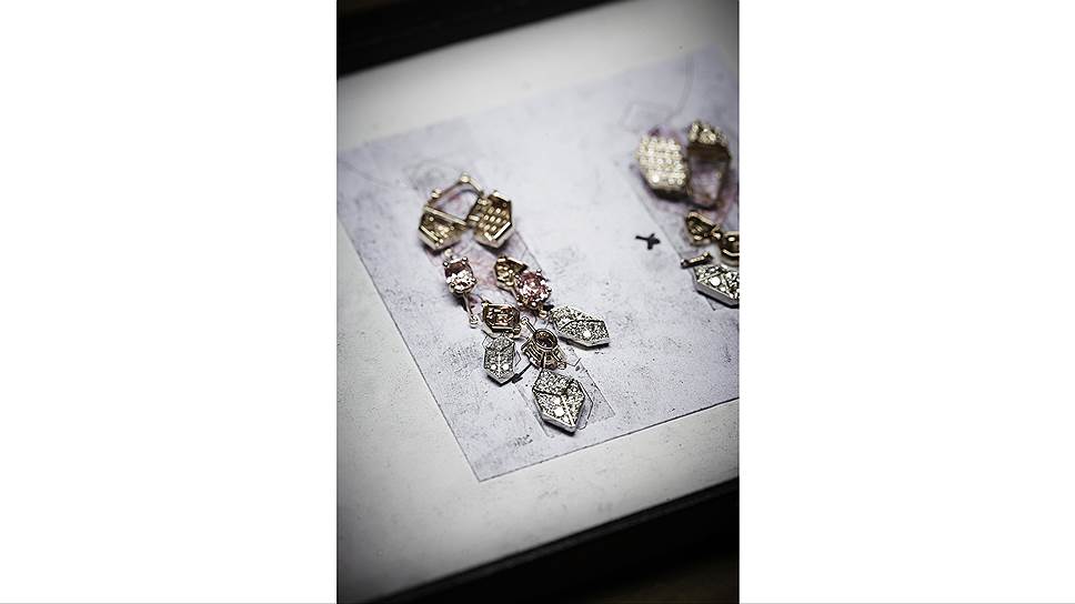 Создание украшений Chanel High Jewelry Cafe Society 