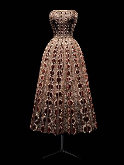 Платье из коллекции haute couture весна--лето 1949