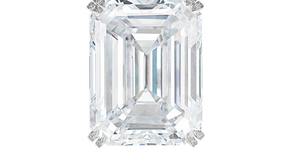 Кольцо Chopard из коллекции Red Carpet 2016 на прошлогодний Каннский кинофестиваль надела модель Петра Немцова