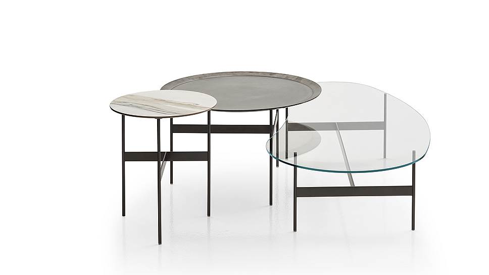 Новинка 2017 года — комплект из трех столиков Formiche, дизайн Пьеро Лиссони 
