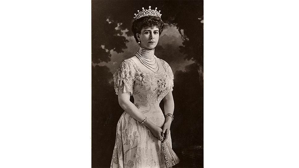 Принцесса Виктория Мария Текская в тиаре Girls of Great Britain and Ireland, 1893 год 
