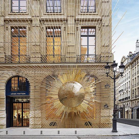 Фасад бутика Louis Vuitton, Вандомская площадь, 2, Париж 
