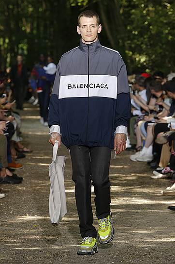 Логотипы / Коллекция Balenciaga весна-лето 2018