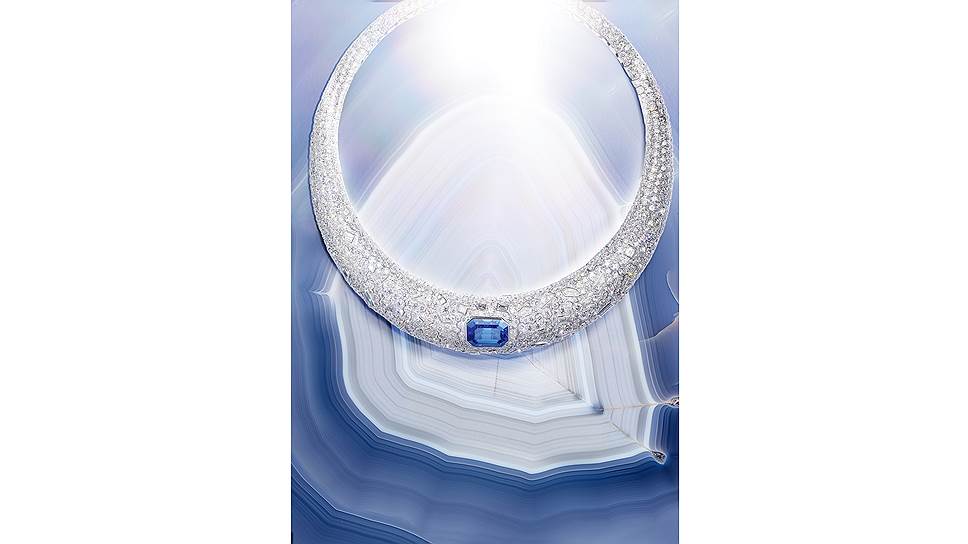 Piaget, колье Blue Ice, белое золото, сапфир (18,07 карата), бриллианты 
