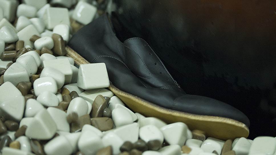 Технология Stone Wash — стирка готовой обуви с камнями 
