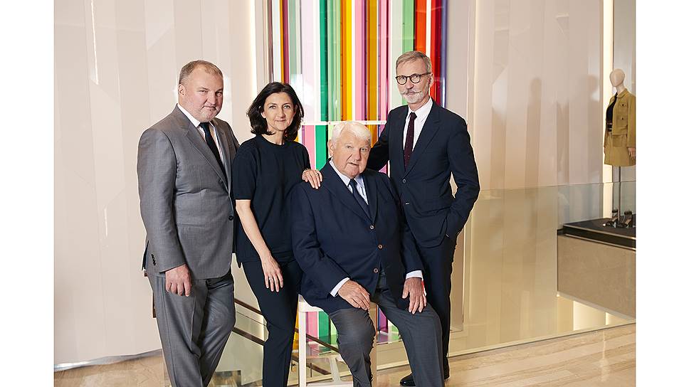 Семья Longchamp: Оливье Кассегрен, Софи Делафонтен (креативный директор бренда), Филипп Кассегрен и Жан Кассегрен 
