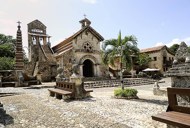 Церковь Святого Станислава в Альтос-де-Чавон
