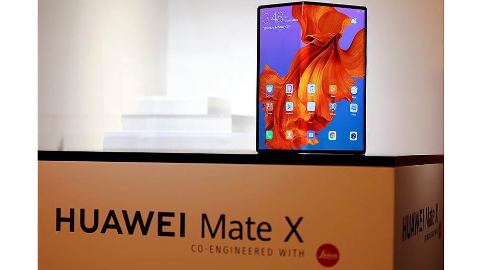 Huawei Mate X, экраны 6,6 и 6,38 дюйма, восьмиядерный Kirin 980 2,6 ГГц, 8 и 512 ГБ для оперативной и встроенной с поддержкой карты памяти nanoSD