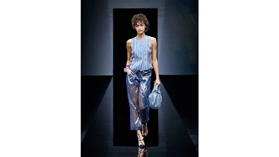 Показ женской коллекции Giorgio Armani Весна-Лето (Spring-Summer) 2019 / SS19