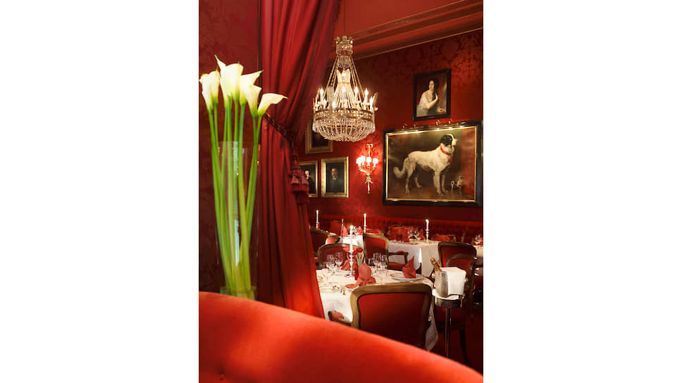 В ресторане отеля  Sacher Wien