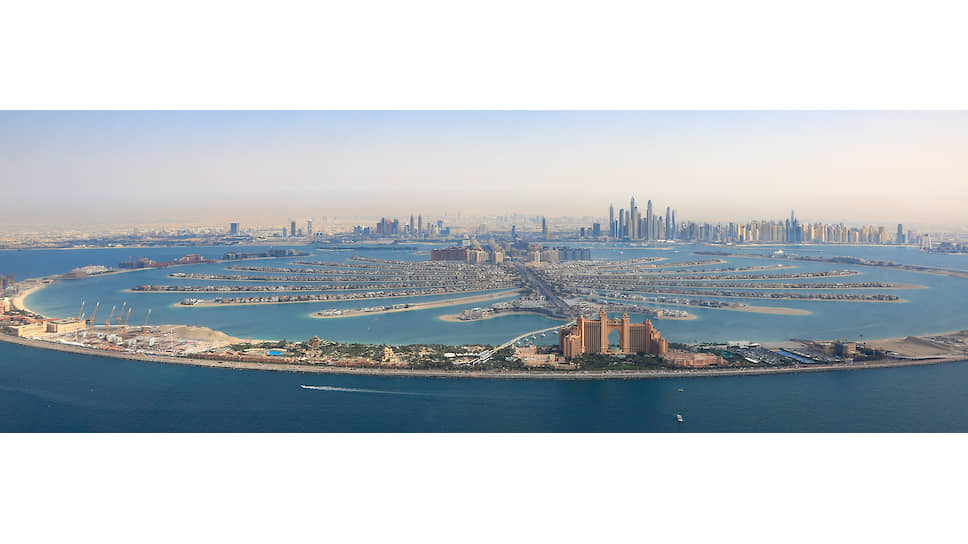 Вид на искусственный островов Palm Jumeirah