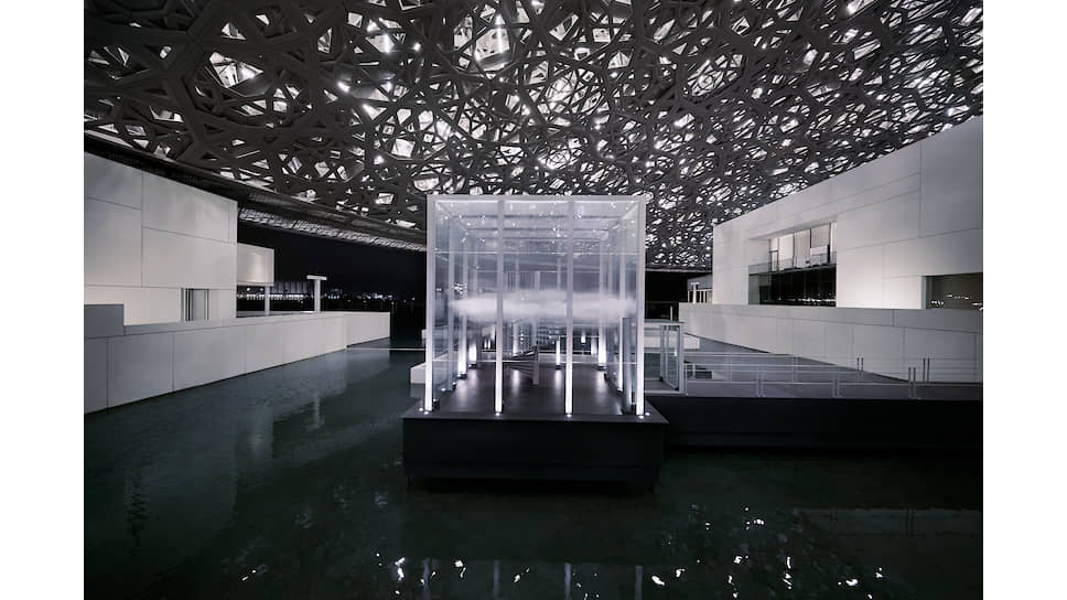 Инсталляция USO в музее Лувр в Абу-Даби