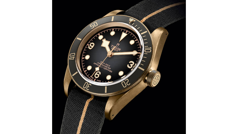 Tudor Black Bay Bronze, корпус 43 мм, бронза, алюминиевый ободок, мануфактурный механизм MT5601 с автоматическим подзаводом